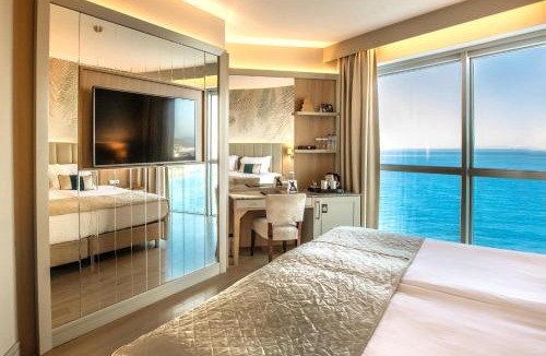 Kusadasi City Centre Hotel | Charisma De Luxe Hotel