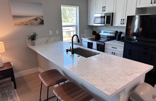 North Oak Park House | Charming 1-bedroom Bungalow Just 1 Mile From UC Davis Med Center