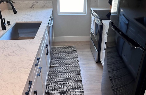 North Oak Park House | Charming 1-bedroom Bungalow Just 1 Mile From UC Davis Med Center