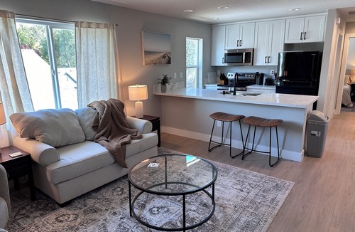 North Oak Park House | Charming 1-bedroom Bungalow Just 1 Mile From UC Davis Med Center