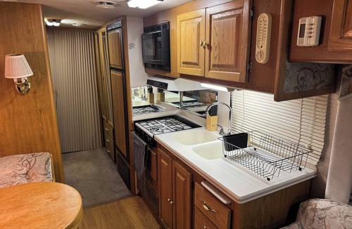 Fairfield House | Charming 1-bedroom recreational vehicle with AC in Fairfield