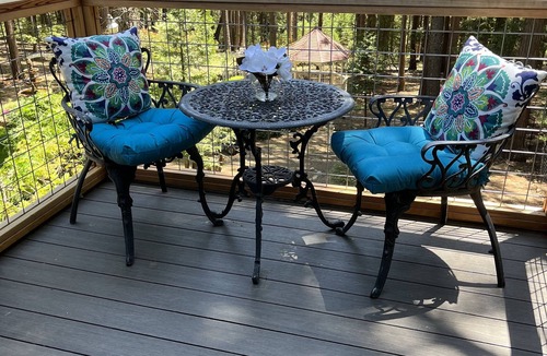 Nevada City Apartment | Charming 1 Bedroom Haven in the Trees