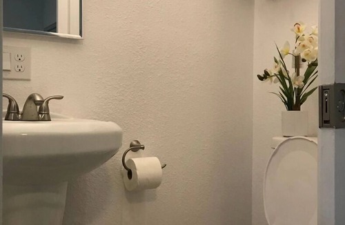 Blackford House | Charming 1-bedroom with private bath in San Jose with AC, WiFi