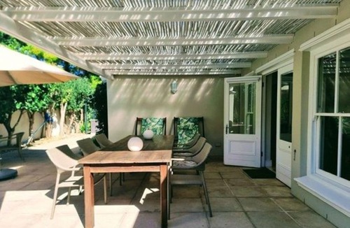 Helderberg Rural House | Charming 2-bedroom Golf Cottage on the prestigious Erinvale Golf Estate