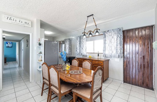 Kingsborough Apartment | Charming 2-bedroom beachfront apartment with WiFi in Amanzimtoti