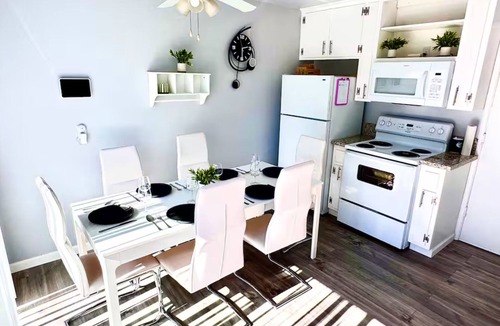 Carmichael House | Charming 2-bedroom house with AC in pleasant Carmichael +Hot Tub