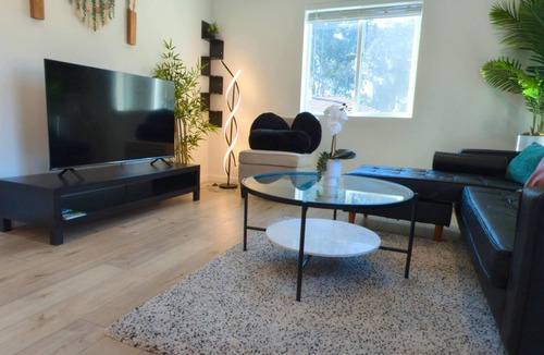 Fairview House | Charming 2-bedroom house with AC in Fairview