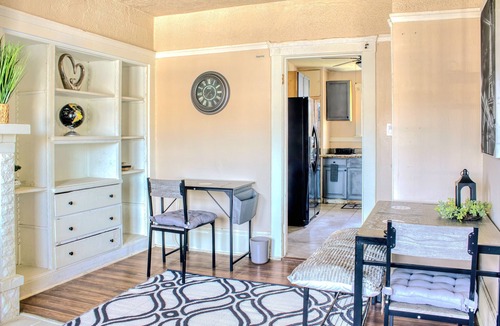 Oakland House | Charming 2-bedroom house in Oakland perfect for your getaway