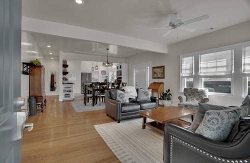 Lodi House | Charming 3 bedroom 2 bath Home located in the heart of Downtown Lodi