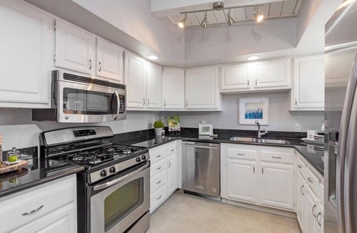 Menlo Park House | Charming 3-bedroom house with AC, WiFi in Menlo Park