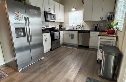 Clearlake Park House | Charming 3-bedroom house on lake in Clearlake