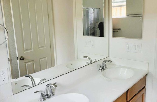 Hollister House | Charming 3-bedroom house in tranquil Hollister with AC