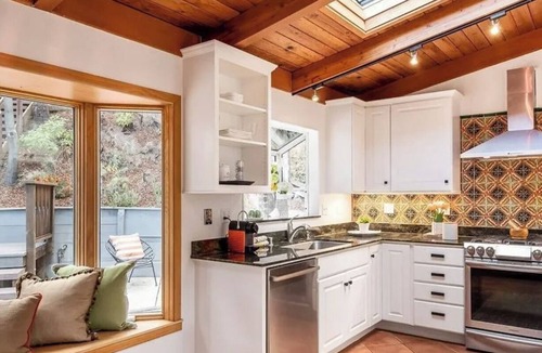 San Anselmo House | Charming 3BR House In Nature But Walkable - Furnished