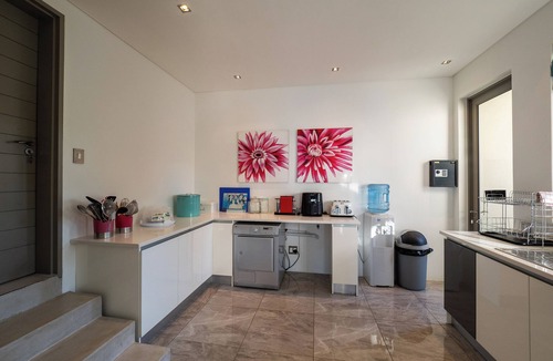 Fisherhaven Villa | Charming 4-bedroom villa with WiFi, AC in serene Hermanus