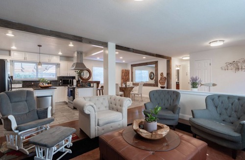 Marina House | Charming Coastal Home – Carmel, Pebble Beach & Big Sur STR25-000020