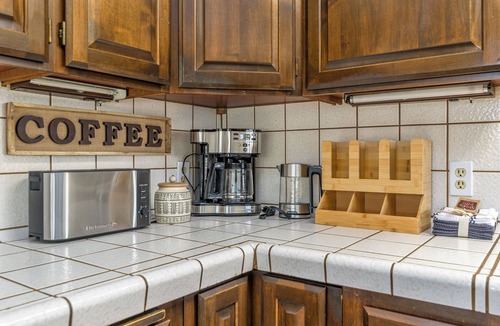 East Sacramento House | Charming East Sac Retreat CSU Pool and Hot Tub