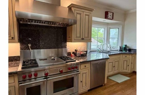 Easton Addition House | Charming Executive Home – Near SFO Burlingame & SF