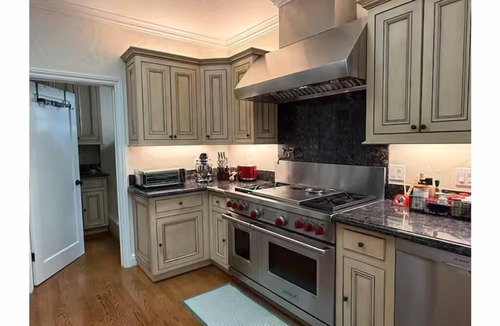Easton Addition House | Charming Executive Home – Near SFO Burlingame & SF