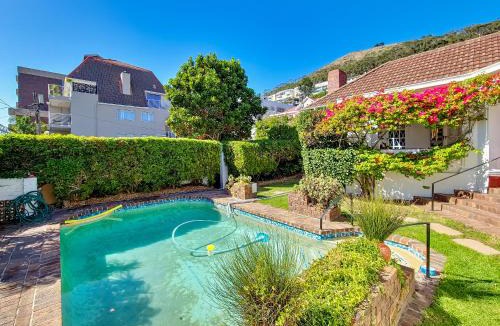 Three Anchor Bay House | Charming Family Home
