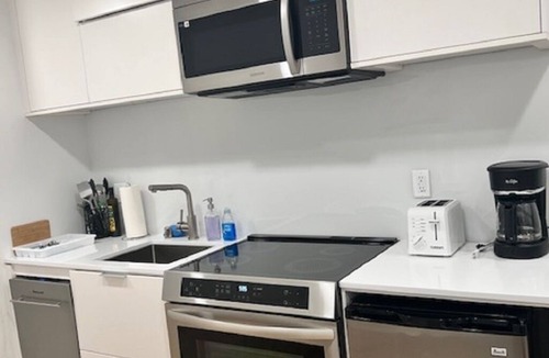 Land Park Apartment | Charming fully furnished new studio, Downtown Sacramento