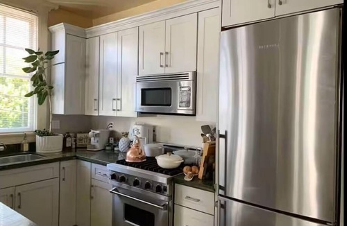 Pacific Heights Condo | Charming Home in Pacific Heights