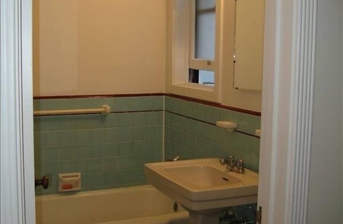 Inner Sunset Condo | Charming Inner Sunset/Golden Gate Park Condo walkable to UCSF, with parking