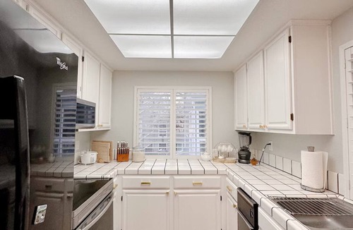 Redwood Shores House | Charming Luxury 2BR w/Monitor & Adjustable desk