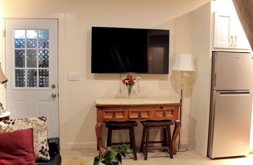 West End Apartment | Charming new 1 bed San Rafael studio, full bath/kitchen, own laundry & entrance!