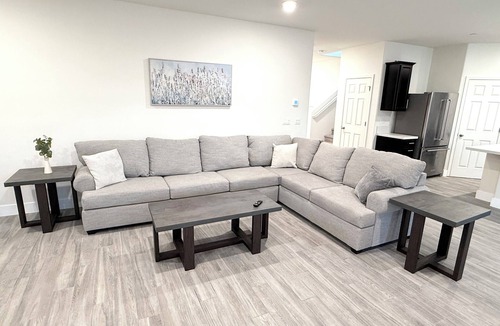 Pleasant Grove House | Charming, new 4-bedroom house in Roseville with WiFi and AC