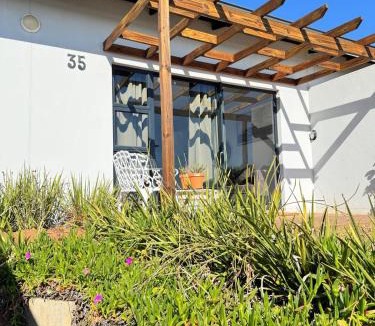 Hilton House | Charming Peaceful Hilton Home