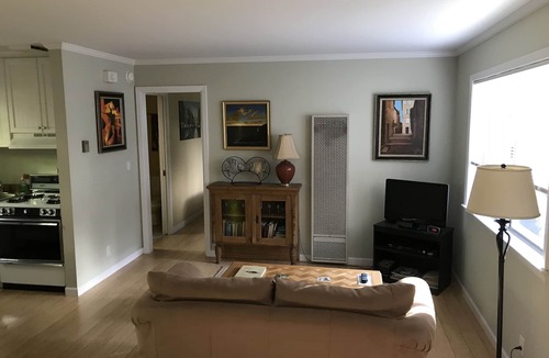 Strawberry Cottage | Charming, peaceful 1 Bedroom Mill Valley Cottage