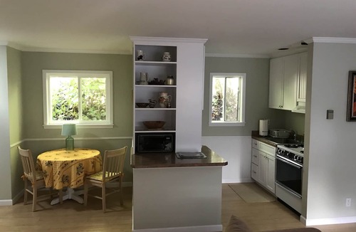 Strawberry Cottage | Charming, peaceful 1 Bedroom Mill Valley Cottage