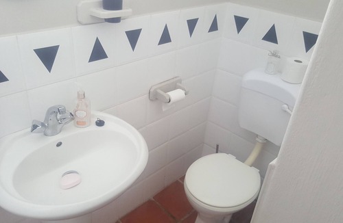Hout Bay House | Charming, quaint garden-flatlet