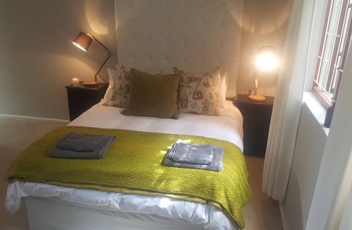 Hout Bay House | Charming, quaint garden-flatlet