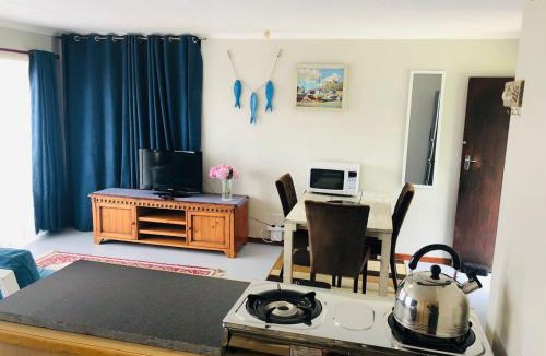 Mossel Bay Apartment | Charming retreat in Danabaai