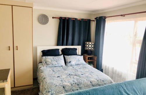 Mossel Bay Apartment | Charming retreat in Danabaai
