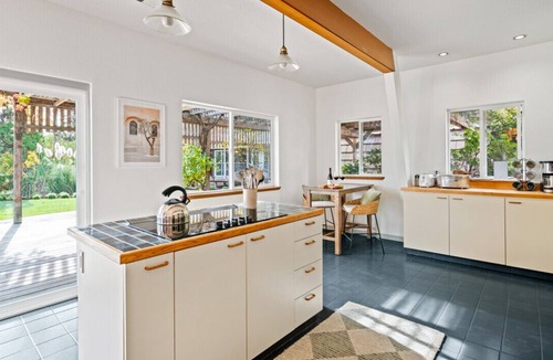 Healdsburg House | Charming Retreat near Healdsburg – 3 BD + Den, Outdoor Dining