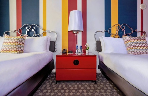 Theater District Hotel | Charming Room w/Double Beds near Union Square - Pet-friendly