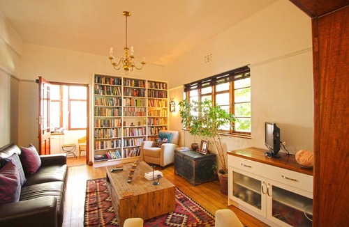 Sea Point Apartment | Charming Sea Point Apartment with Cozy Balcony