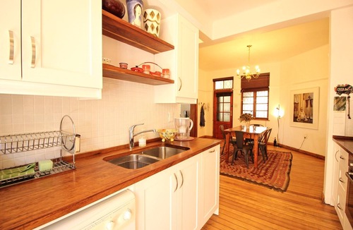 Sea Point Apartment | Charming Sea Point Apartment with Cozy Balcony