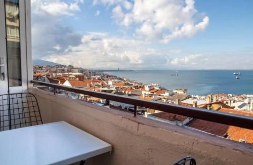 Konak Apartment | Charming Sea View House in Konak
