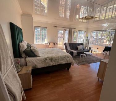 Centurion Apartment | Charming Urban Retreat