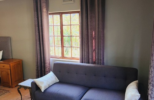 Winston Park Villa | Charming villa with WiFi in Gillitts