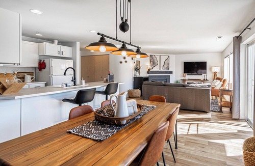 Chelan Condo | Chelan Condo | Breathtaking Mountain & Lake Views