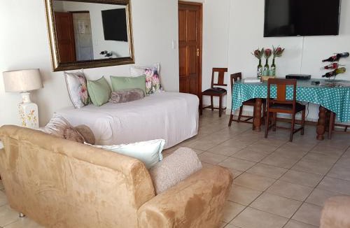 Franschhoek Apartment | Chevandeaux 1 - Merlot