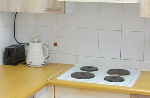 Weltevredenpark Apartment | Chic 2BR Apartment in Roodepoort