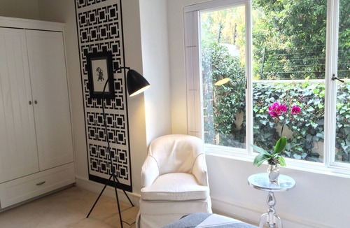 Greater Johannesburg Metropolitan Area House | Chic Afro-Mod 2 room suite