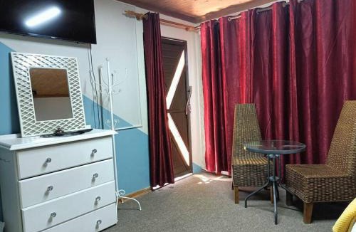 Universitas House | Chic Breeze