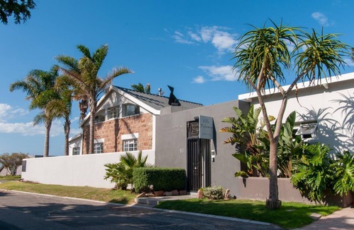 Mossel Bay Villa | Chic Central Villa at affordable rate (pet friendly).