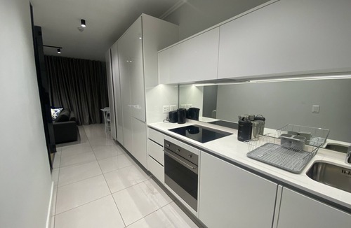 Greater Johannesburg Metropolitan Area Apartment | Chic & Elegant - Apartment for 2 in the Elite Ellipse Executive Apartments.